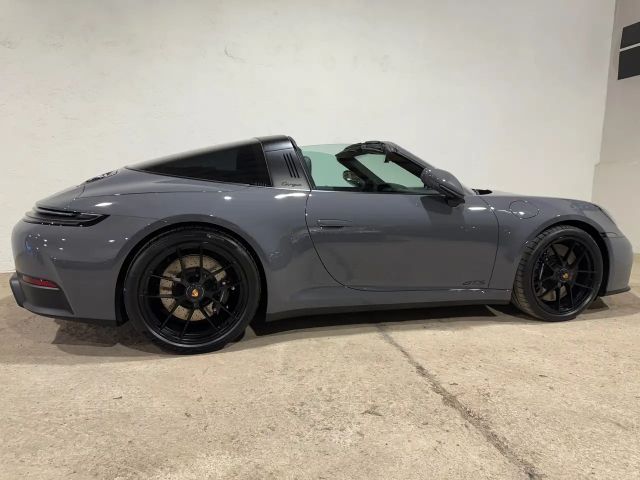 Porsche 992 4 Cabrio GTS Targa