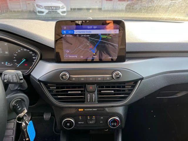 Ford Focus Cool & Connect EcoBoost Wagon