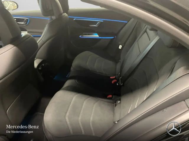 Mercedes-Benz E 200 AMG Line Sedan