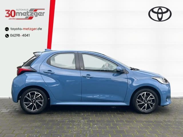 Toyota Yaris Hatchback Hybride Team D