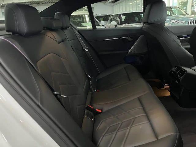 BMW 520 520i M-Sport Sedan