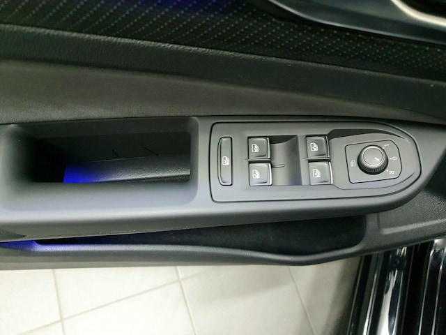 Volkswagen Golf 2.0 TSI DSG