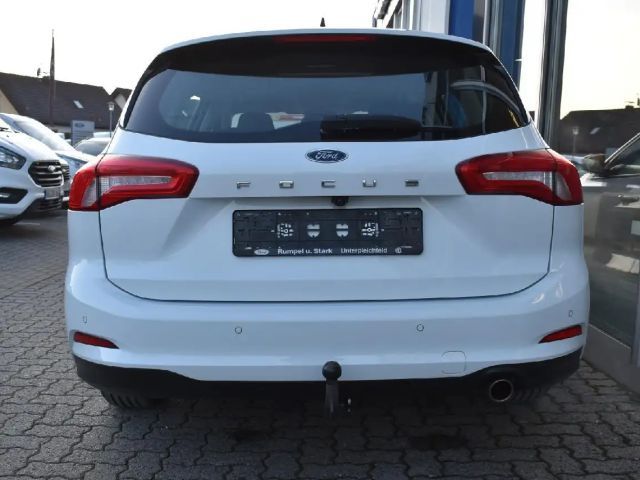 Ford Focus Cool & Connect