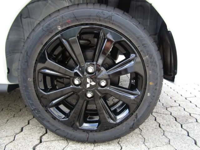 Mitsubishi Space Star Star