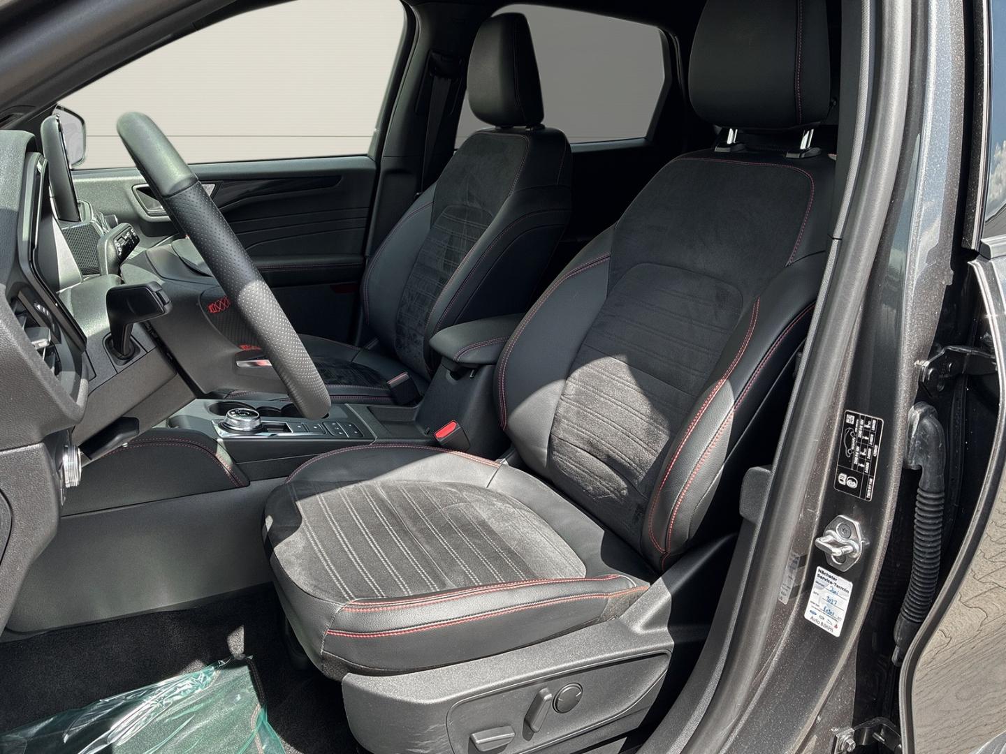 Ford Kuga Plug in Hybrid ST Line X