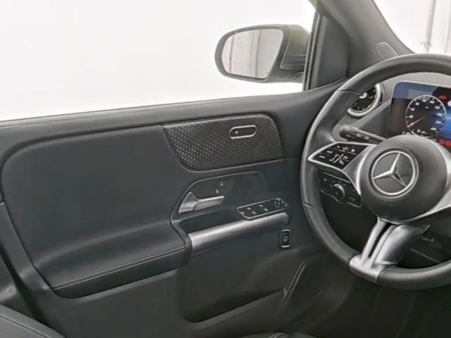 Mercedes-Benz B 200 Progressive Sedan