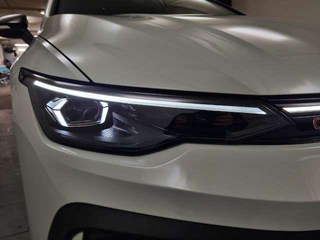 Volkswagen Golf 2 0 l TSI ACC SpurW KAM W-Paket