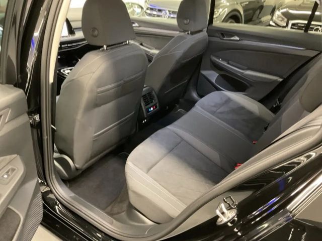 Volkswagen Golf 2.0 TDI DSG Style Variant