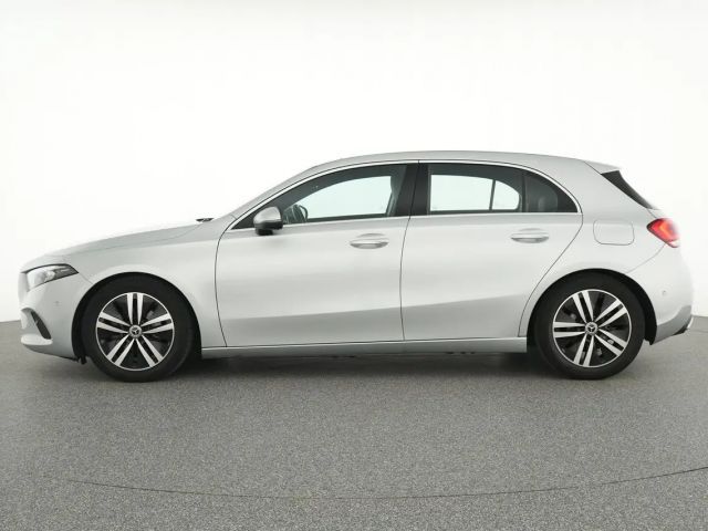 Mercedes-Benz A 180 Hatchback Luxury Line