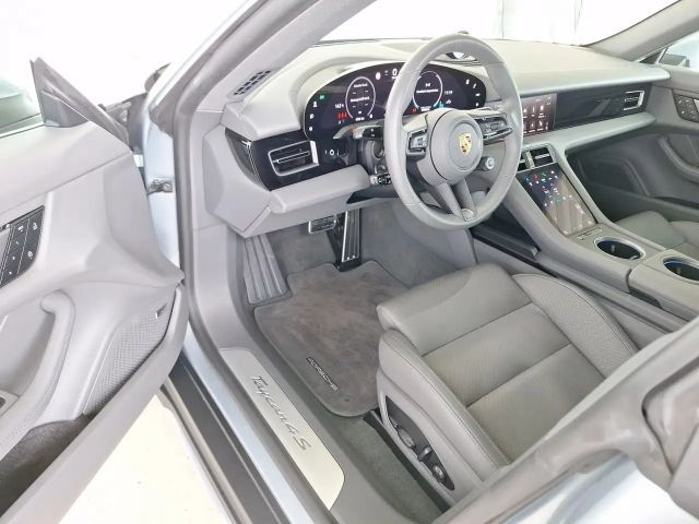 Porsche Taycan 4S Cross Turismo