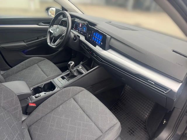 Volkswagen Golf Life Variant