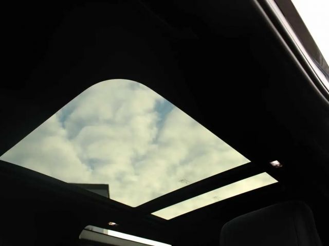 Land Rover Defender 90 D300