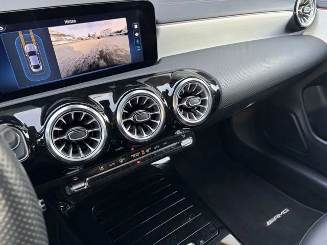 Mercedes-Benz CLA 200 CLA 200 d Sedan