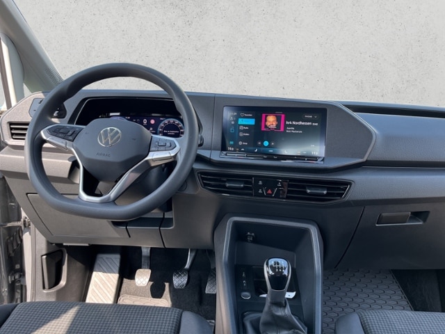 Volkswagen Caddy NFZ 5-Sitzer Motor: 2,0 l TDI EU6 SCR 75 kW Getriebe: 6-Gang-Schaltgetriebe Radstand: 2755 mm KLIMA ALU