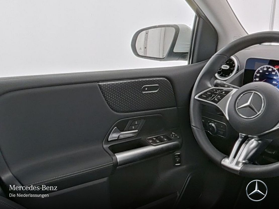 Mercedes-Benz B 200 Sedan