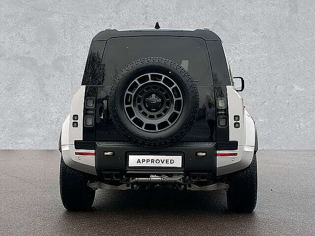 Land Rover Defender 110
