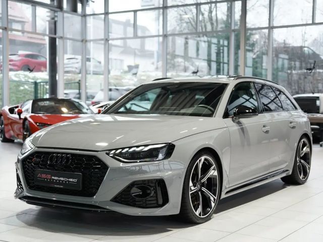 Audi RS4 Avant Quattro