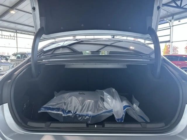 Mercedes-Benz EQE 300 AMG Line Sedan