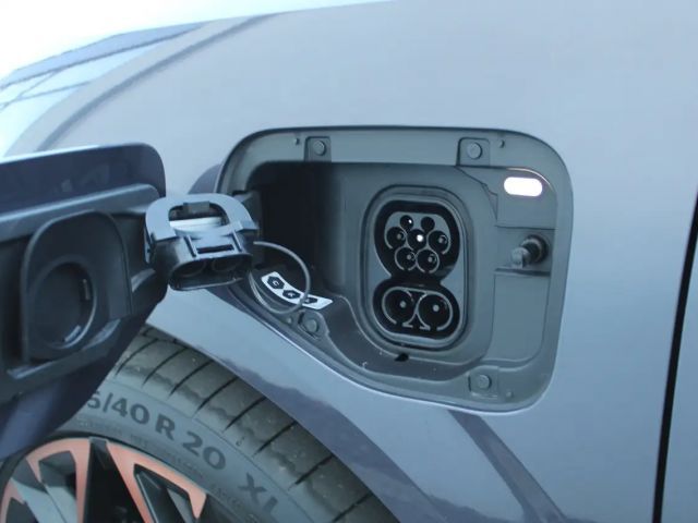 Cupra Terramar 1.5 e-Hybrid VZ