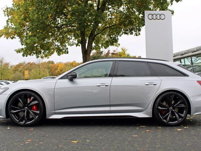 Audi RS6 Avant Performance Quattro