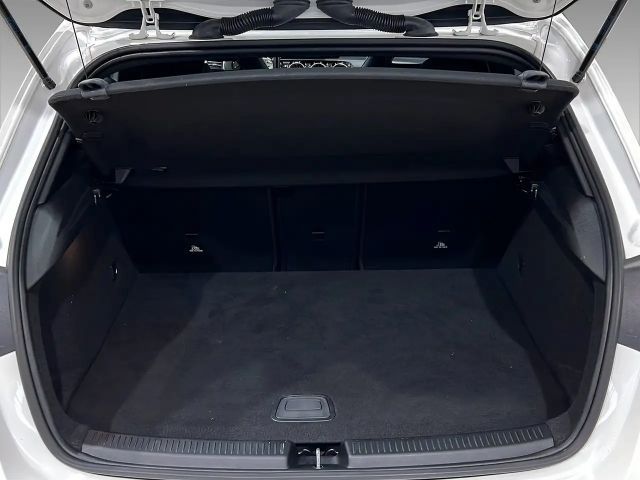 Mercedes-Benz A 250 A 250 e AMG Line