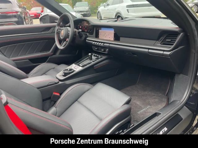 Porsche 992 4 Coupé GTS Targa