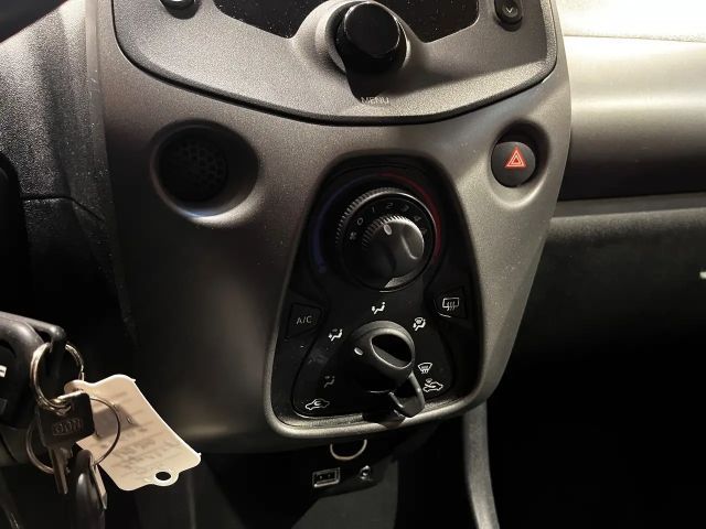 Toyota Aygo 1.0 VVT-i Play X-play