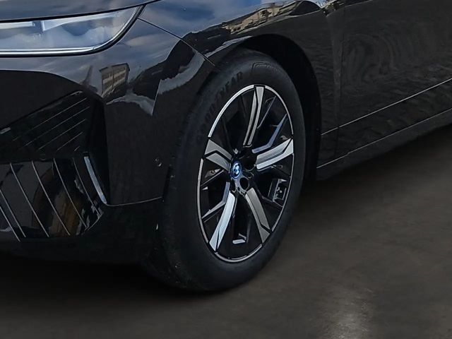 BMW iX xDrive