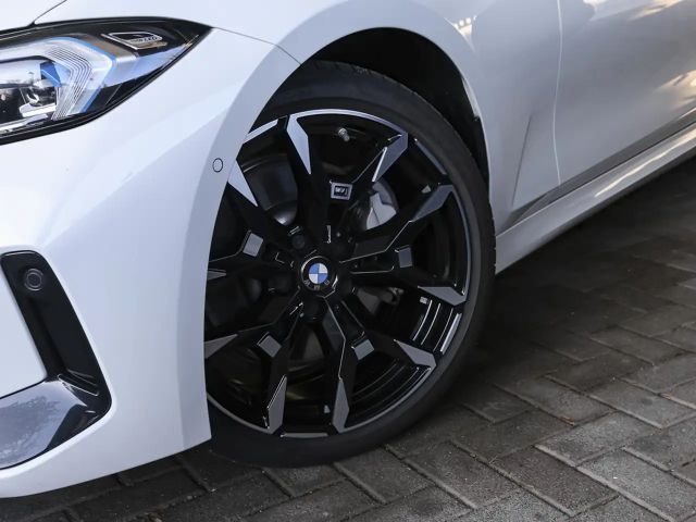 BMW 330 330i M-Sport Sedan xDrive