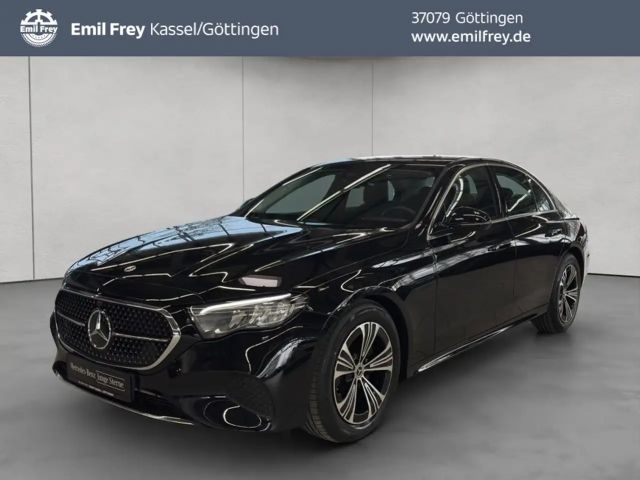 Mercedes-Benz E 200 Sedan