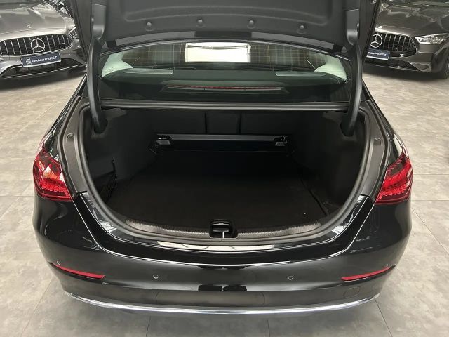 Mercedes-Benz C 200 AVANTGARDE Sedan