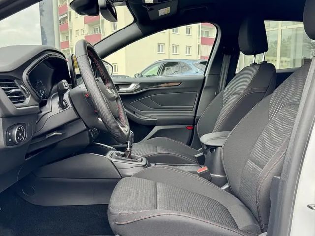 Ford Focus EcoBoost ST Line