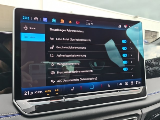 Volkswagen Tiguan 2..0 TDI DSG R-Line+BLACKSTYLE+AHK+STANDHEIZ+WR+NAVI+MATRIX