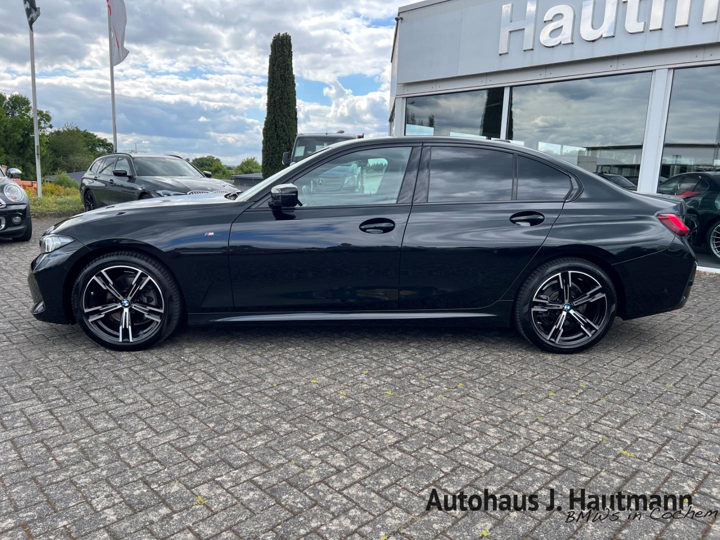 BMW 320 320d M-Sport Sedan xDrive