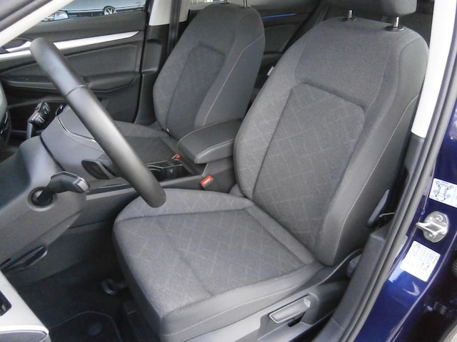 Volkswagen Golf Life Variant