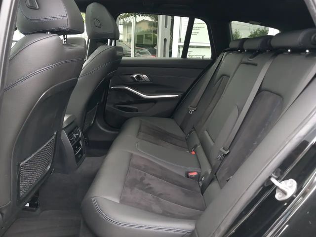 BMW 320 320d M-Sport Touring xDrive