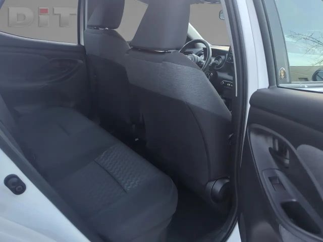 Toyota Yaris Hatchback Team D