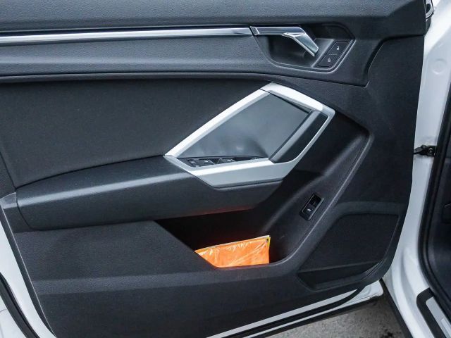 Audi Q3 advanced Navi LED GRA CarPlay EPH DAB