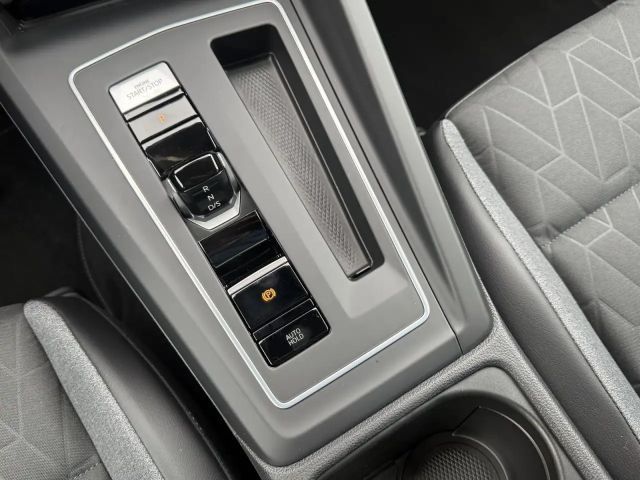 Volkswagen Golf 1.5 eTSI DSG Golf VIII