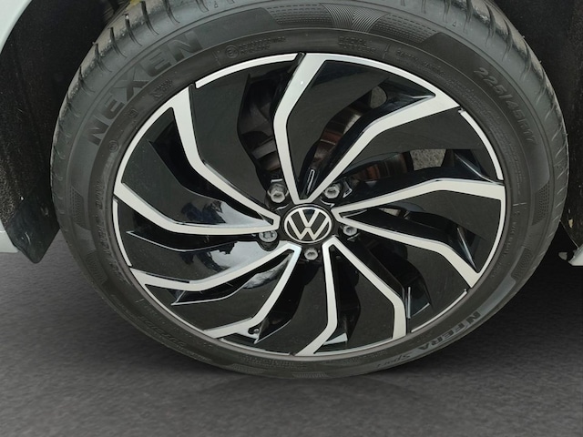 Volkswagen Golf 1.5 eTSI DSG Golf VIII IQ.Drive