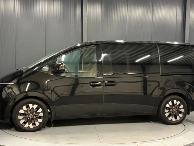 Hyundai Staria Signature Vierwielaandrijving