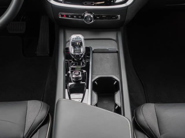 Volvo V60 Cross Country AWD Plus