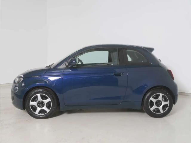 Fiat 500e Action