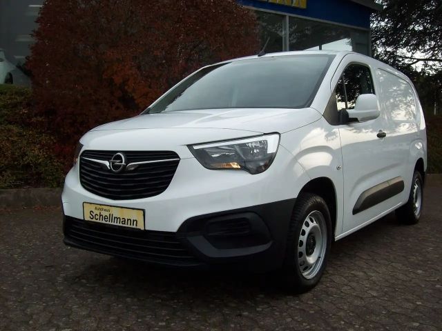 Opel Combo E 1.2 Cargo XL Holzboden Anhängerkupplung