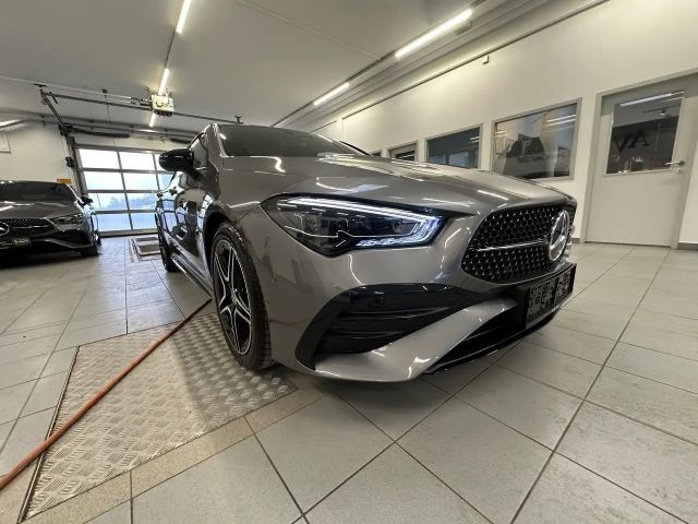 Mercedes-Benz CLA 200 AMG Line Coupé