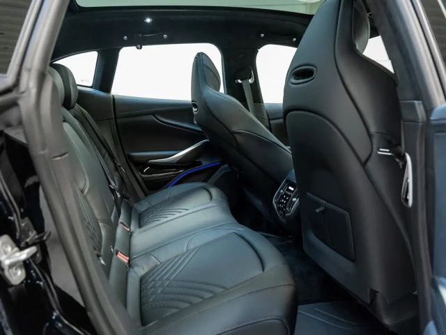 Aston Martin DBX Jet Black Onyx Black