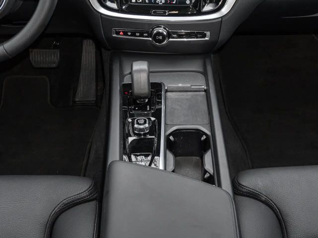 Volvo V60 Cross Country AWD Plus