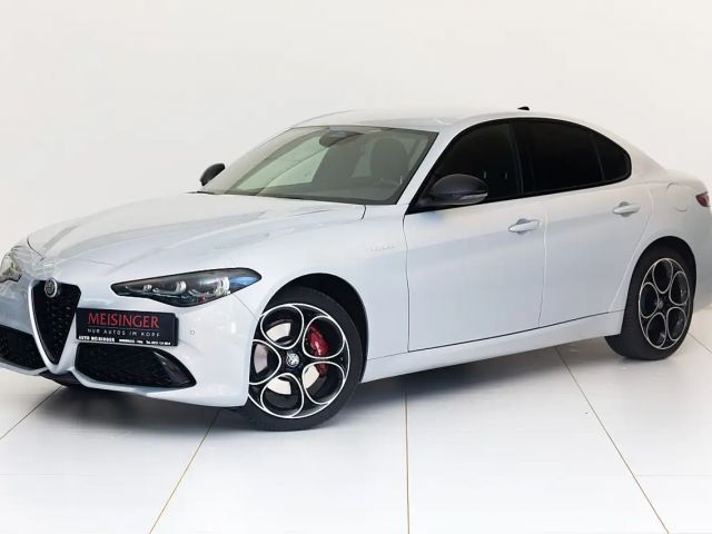 Alfa Romeo Giulia AT8 Q4