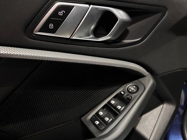 BMW 116 116d Sedan Sport Line