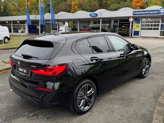 BMW 118 118i Sedan Sport Line